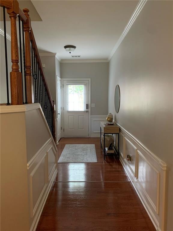 Building Photo - 520 Warwick Pl
