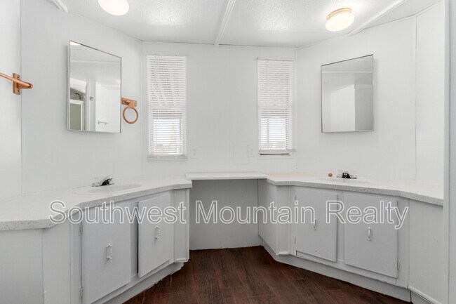 Building Photo - 29967 N Sandridge Dr