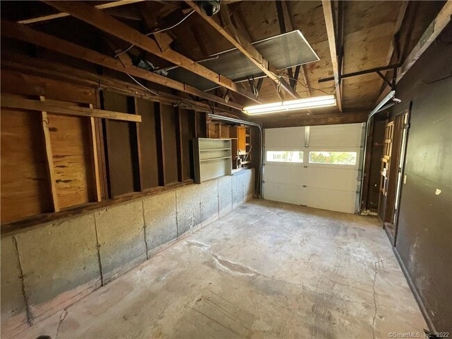 Building Photo - 85 Brentwood Dr
