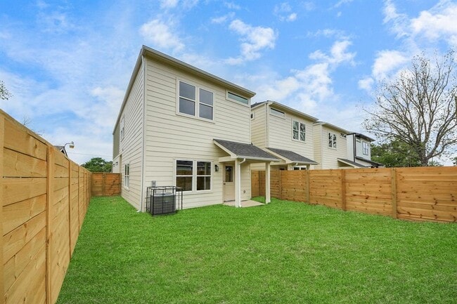 Building Photo - 7540 Charlie St