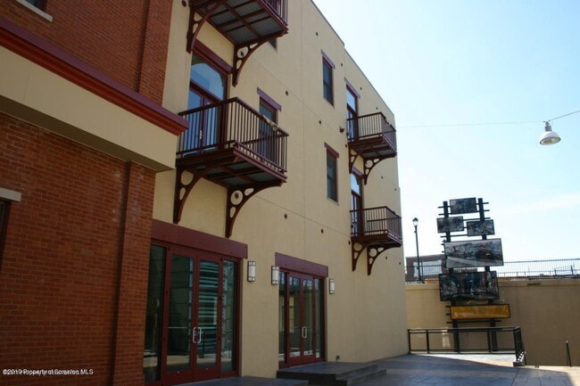 Building Photo - 509 Bogart Pl