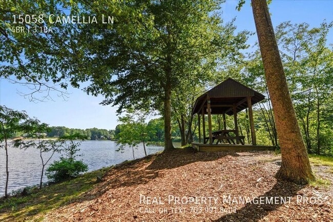 Building Photo - 15058 Camellia Ln