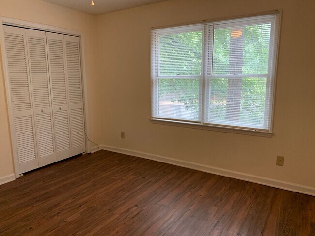 Building Photo - 7601
