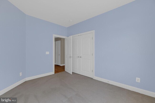 Building Photo - 42706 Chisholm Dr