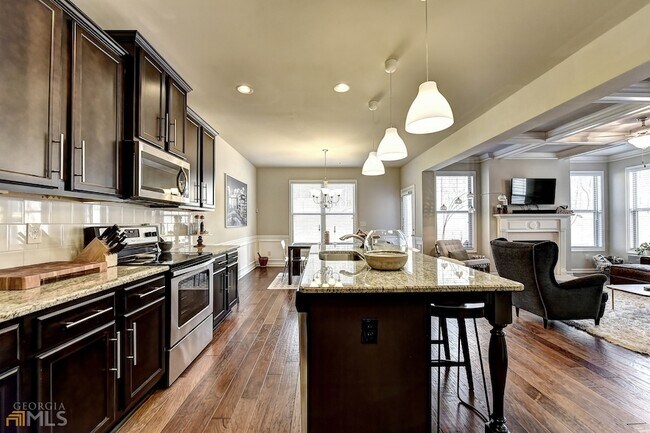 Building Photo - 2245 Black Pebble Cir