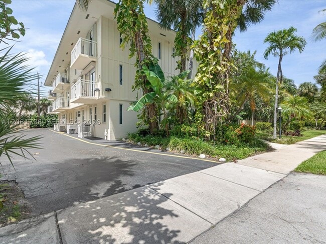 Building Photo - 255 Sunrise Dr