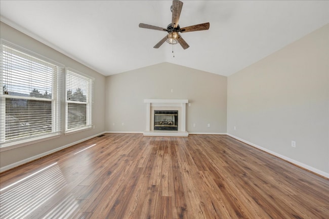Building Photo - 5184 Orchard Hill Dr