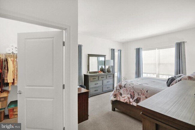 Building Photo - 113 Legacy Blvd