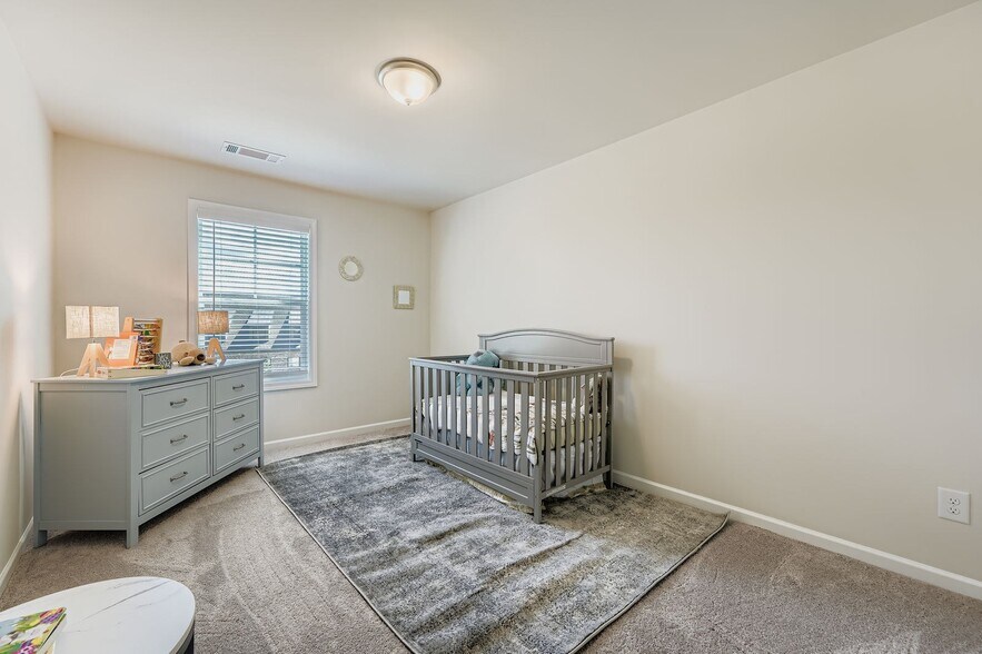 Building Photo - 117 Pyrus Ln