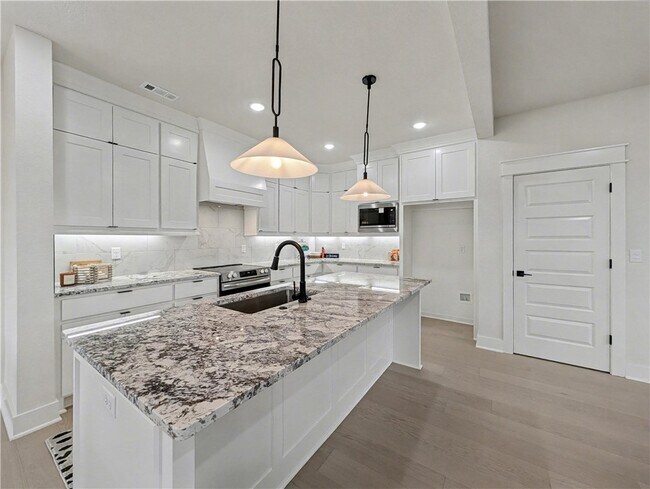 Building Photo - 30 Cromer Dr