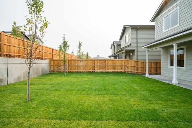 Building Photo - Fantastic 3-Bed, 2.5 Bath with 2-car garage!
