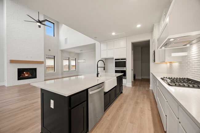 Building Photo - 734 Platinum Stone Ln