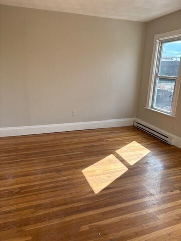 Building Photo - 132 Chelsea St