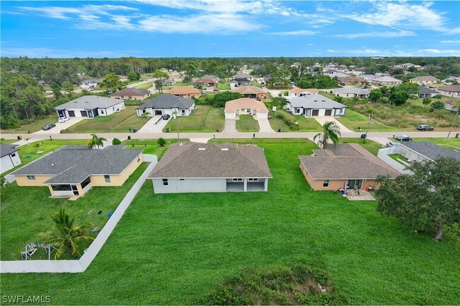 Building Photo - 1043 Albert Ave