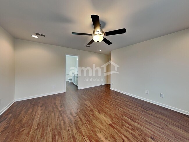 Building Photo - 108 Windyhill St