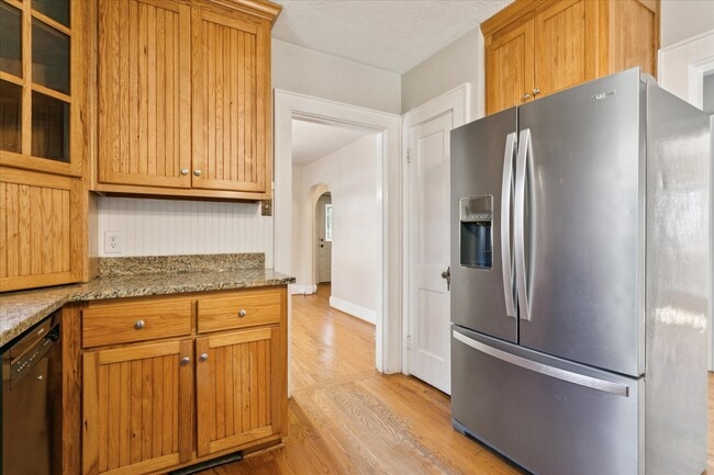 Building Photo - 75 Lodge Rd