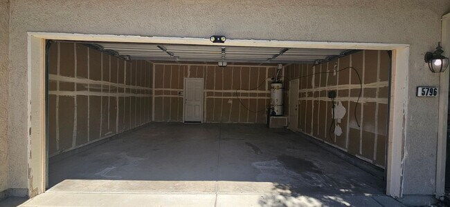Building Photo - 5796 Bridgecross Dr