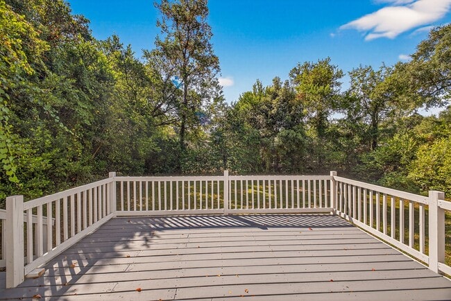 Building Photo - MOVE IN SPECIAL: HALF OFF first full month of rent!!!