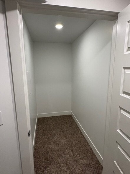Building Photo - 4447 Templar Dr