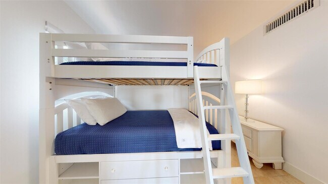 Building Photo - 1824 S Ocean Dr