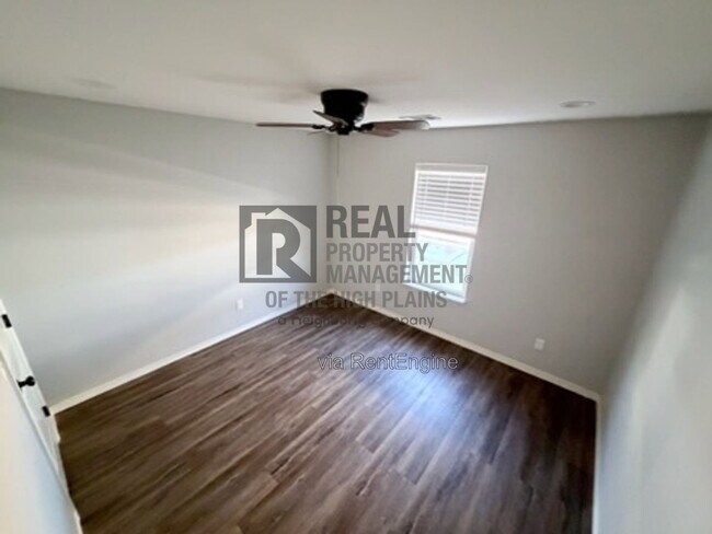 Building Photo - 13057 Raymond Rd