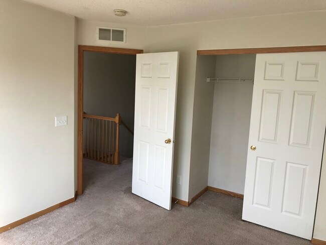 Building Photo - 676 Cobblestone Way