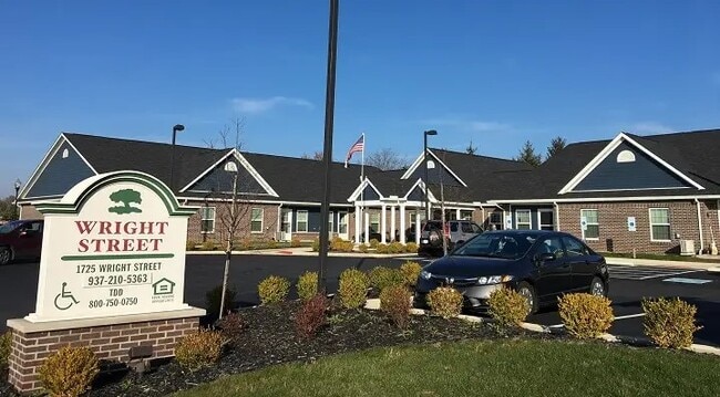 Primary Photo - 1725 Wright St