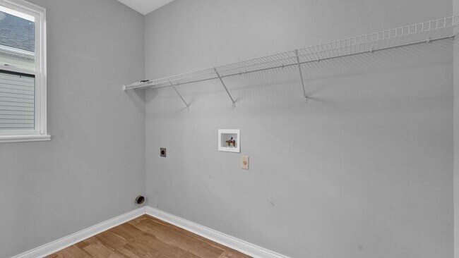 Building Photo - 6294 New Albany Rd W