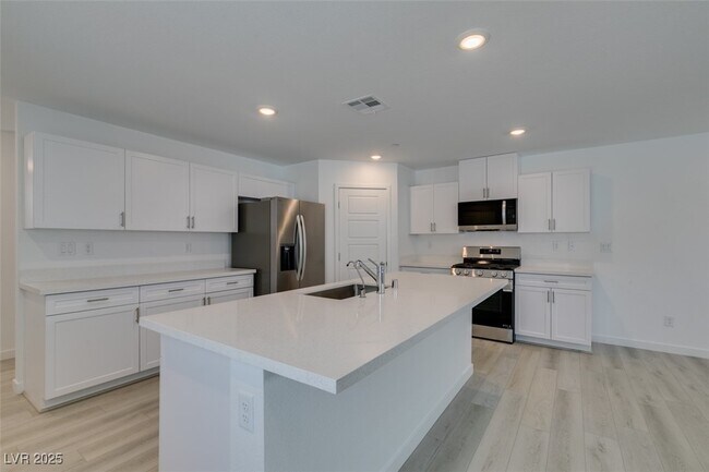 Building Photo - 6229 Mangler St
