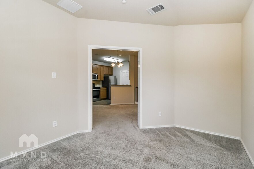 Building Photo - 1310 W Parmer Ln