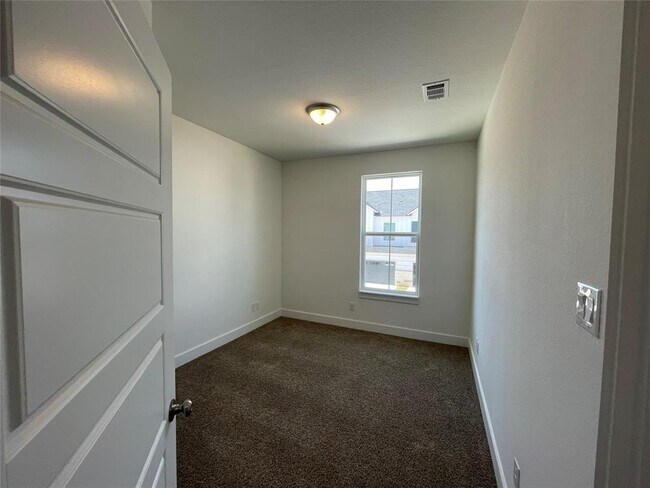 Building Photo - 232 Sapphire Dr