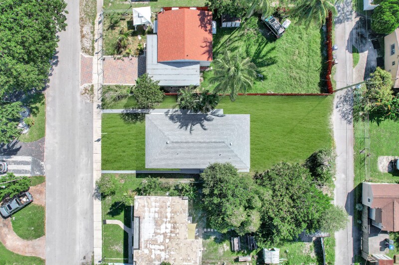 Building Photo - 2212 Roosevelt St