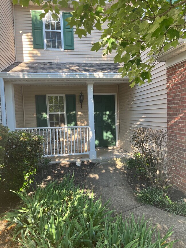 Building Photo - Charming 2 Bed, 2.5 Bath Townhouse in Nashville - Perfect Rental Opportunity!