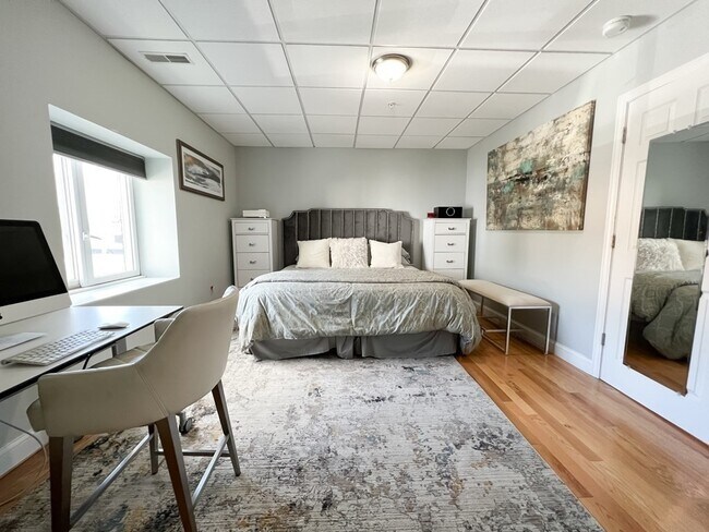 Building Photo - 139 R Linden St