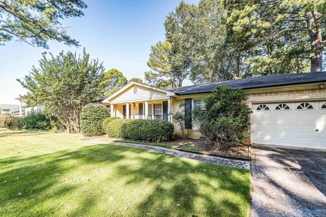 Building Photo - 1313 Wind River Cir SE