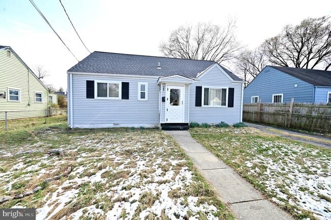 Building Photo - 2610 Lakehurst Ave