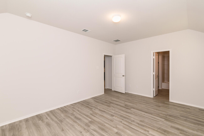 Building Photo - 8702 J C Oaks Cir