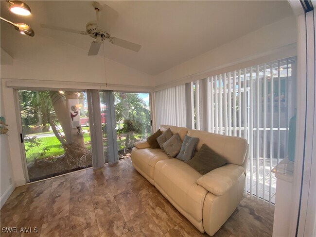 Building Photo - 14805 Crooked Pond Ct