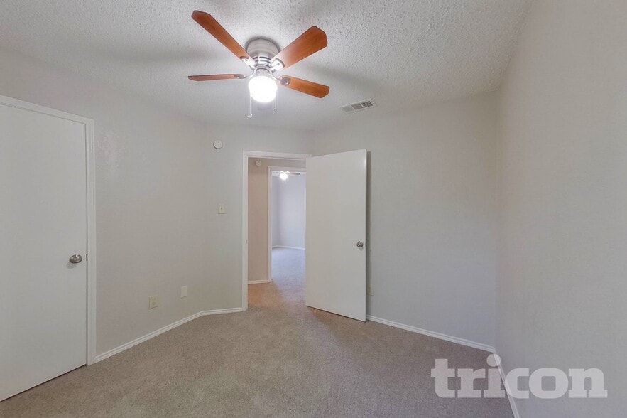 Building Photo - 806 Gable Ave