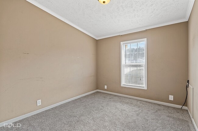 Building Photo - Beautiful 4 Bed 2 Bath!