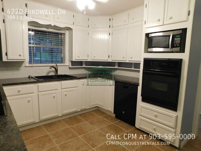 Building Photo - 4220 Birdwell Dr