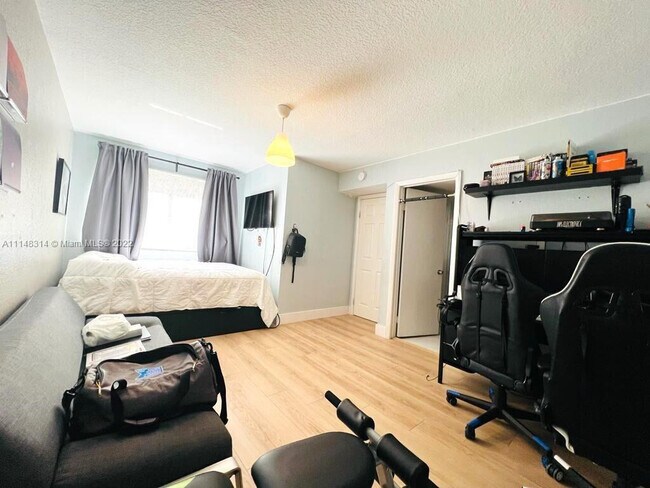 Building Photo - 9044 W Atlantic Blvd