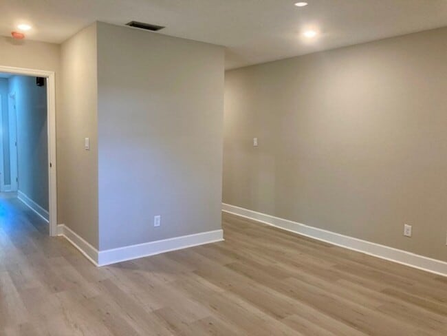 Building Photo - Islands Community Condo