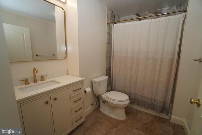 Building Photo - 2000 Harvard Dr