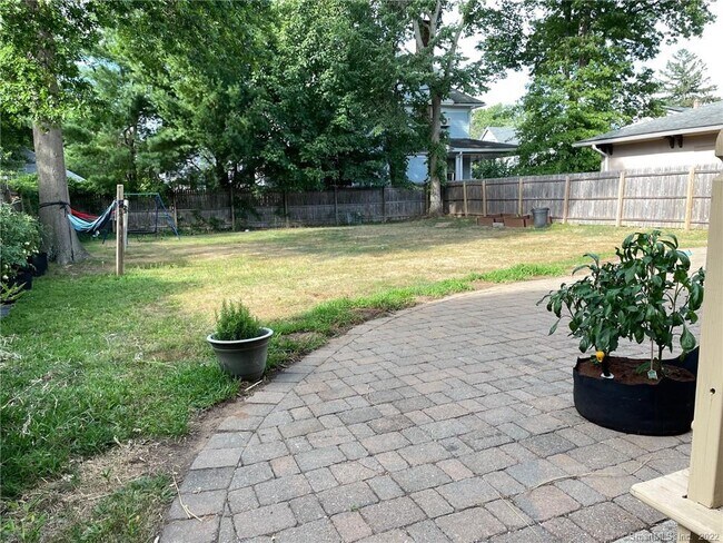 Building Photo - 809 Edgewood Ave