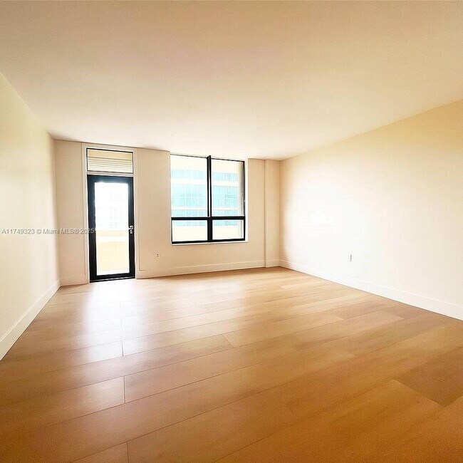 Building Photo - 10185 Collins Ave
