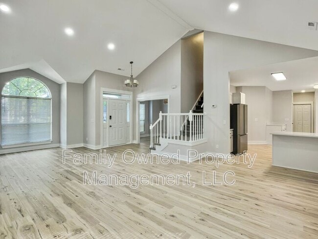 Building Photo - 105 Mallory Dr