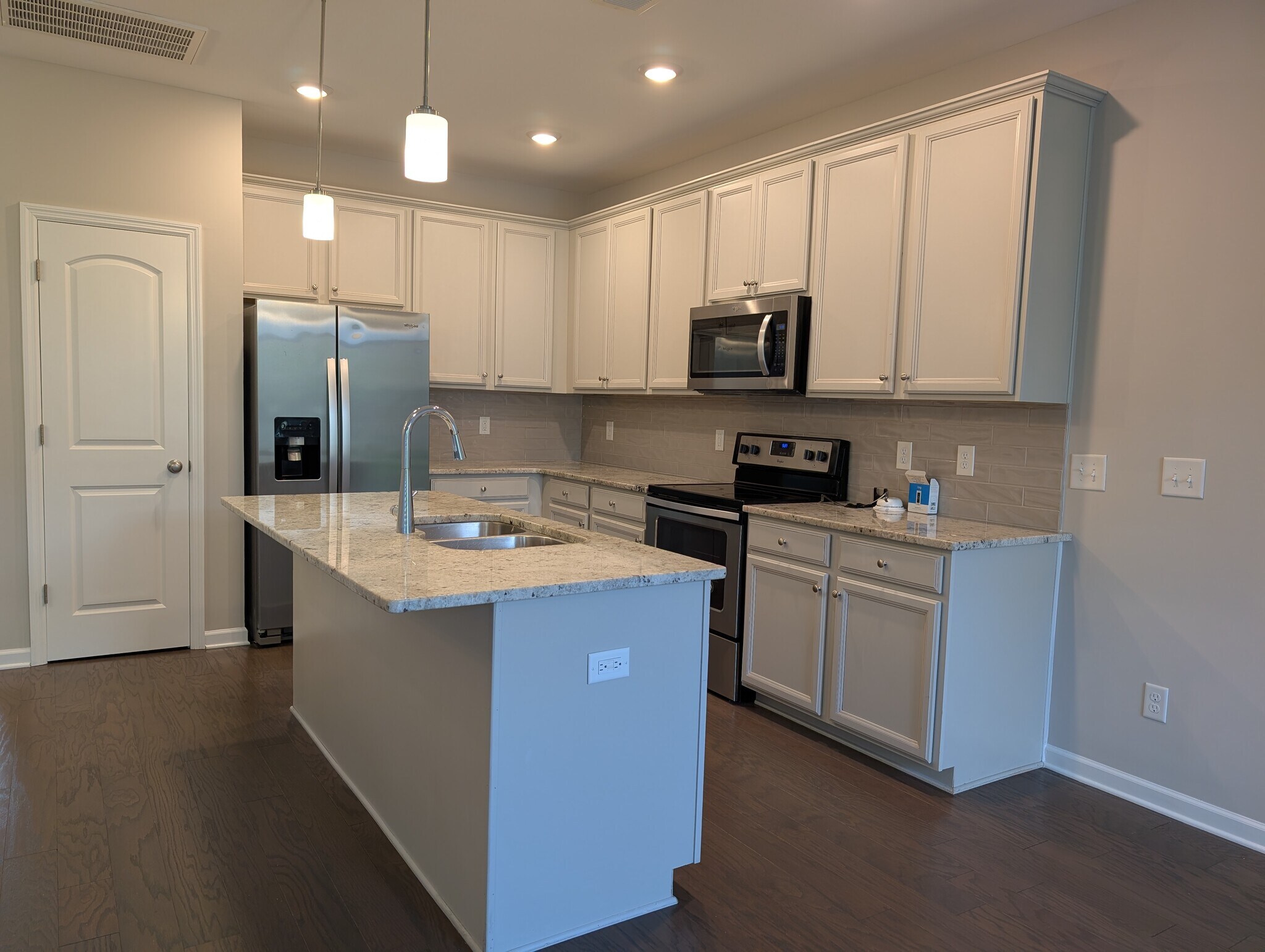 Building Photo - 204 Netherlands Blvd