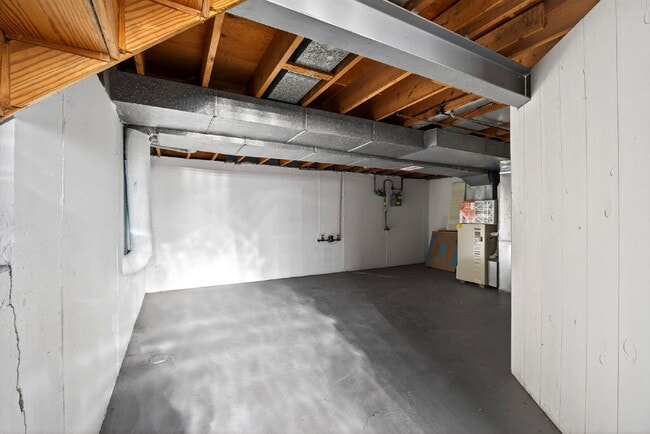 Building Photo - 8980 Cherry Blossom Ln