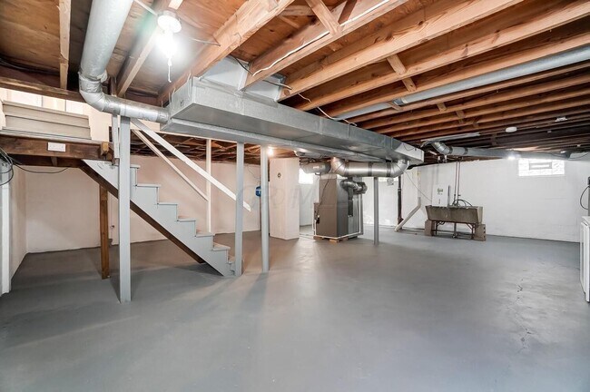 Building Photo - 117 Sharon Springs Dr